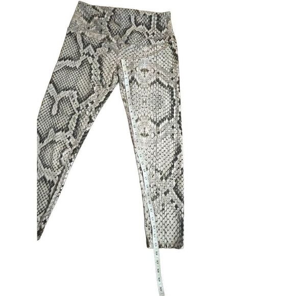 Varley snakeskin print athletic leggings small - Picture 9 of 10
